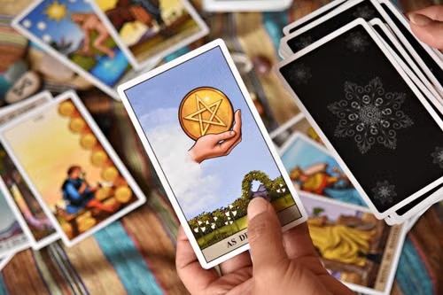 Dhan Yoga in Vedic Astrology: Planetary Combinations That Generate Wealth