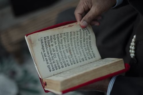 Lal Kitab Remedies for Debt (Karz) Practical Upay to Break the Cycle of Financial Burden