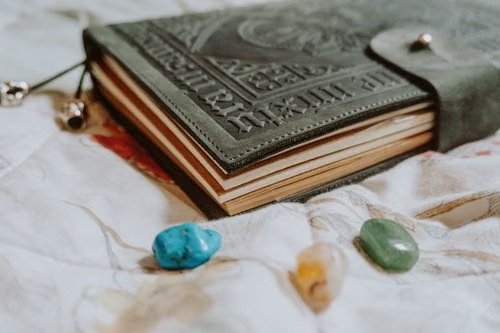 Natural vs Lab-Grown Gemstones: Does It Matter for Astrological Effects?